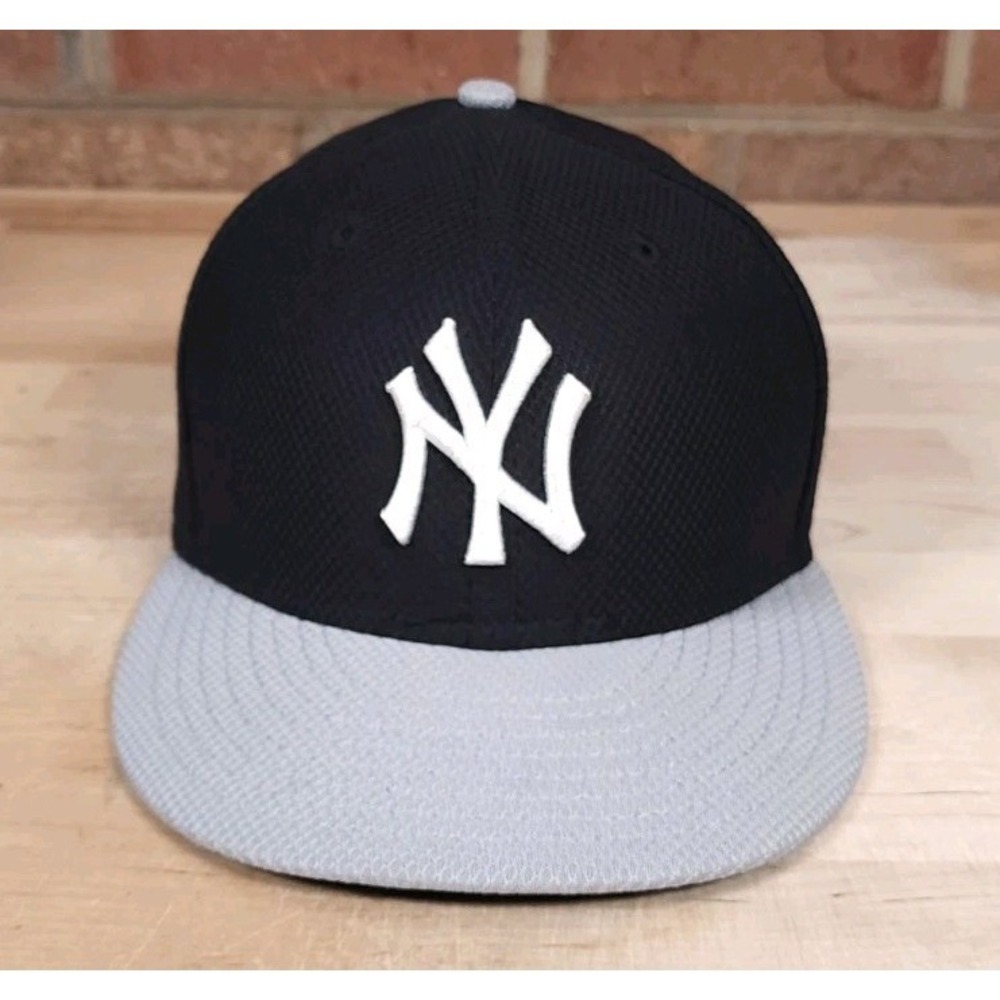 New York Yankees New Era 59 Fifty Mens Fitted Hat 6‎ 5/8 Black and Gray